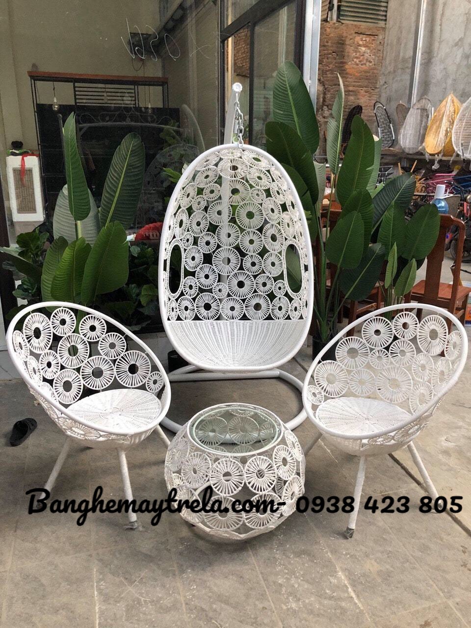 Xích đu kèm bàn ghế ban công mây nhựa
